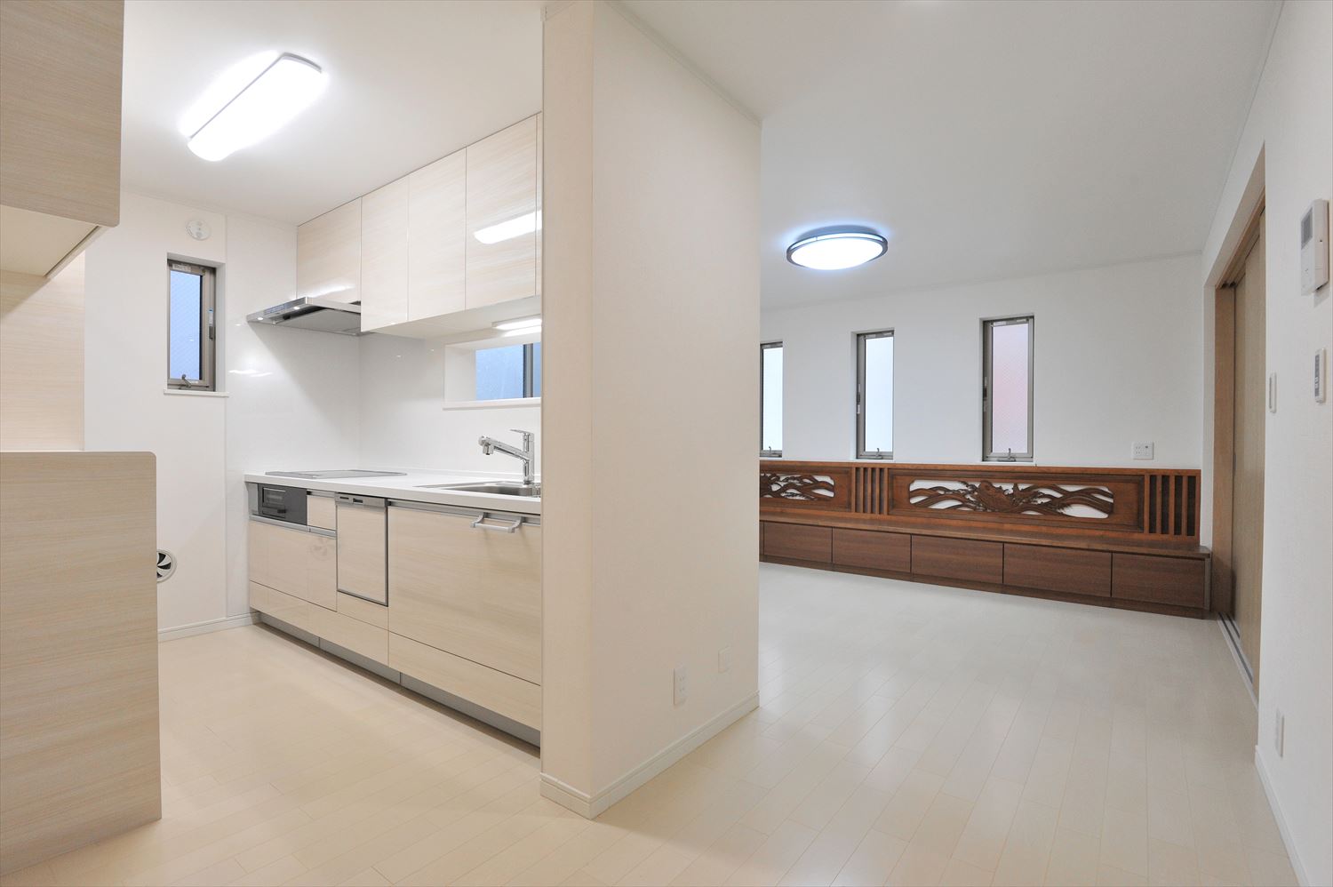 【リノベーション二世帯住宅】敷地34.07坪|延床71.91坪!<br>1階賃貸用店舗・倉庫スペース併用の居住空間が完全に独立した二世帯住宅