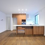 【リノベーション二世帯住宅】敷地34.07坪|延床71.91坪!<br>1階賃貸用店舗・倉庫スペース併用の居住空間が完全に独立した二世帯住宅