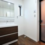 【リノベーション二世帯住宅】敷地34.07坪|延床71.91坪!<br>1階賃貸用店舗・倉庫スペース併用の居住空間が完全に独立した二世帯住宅