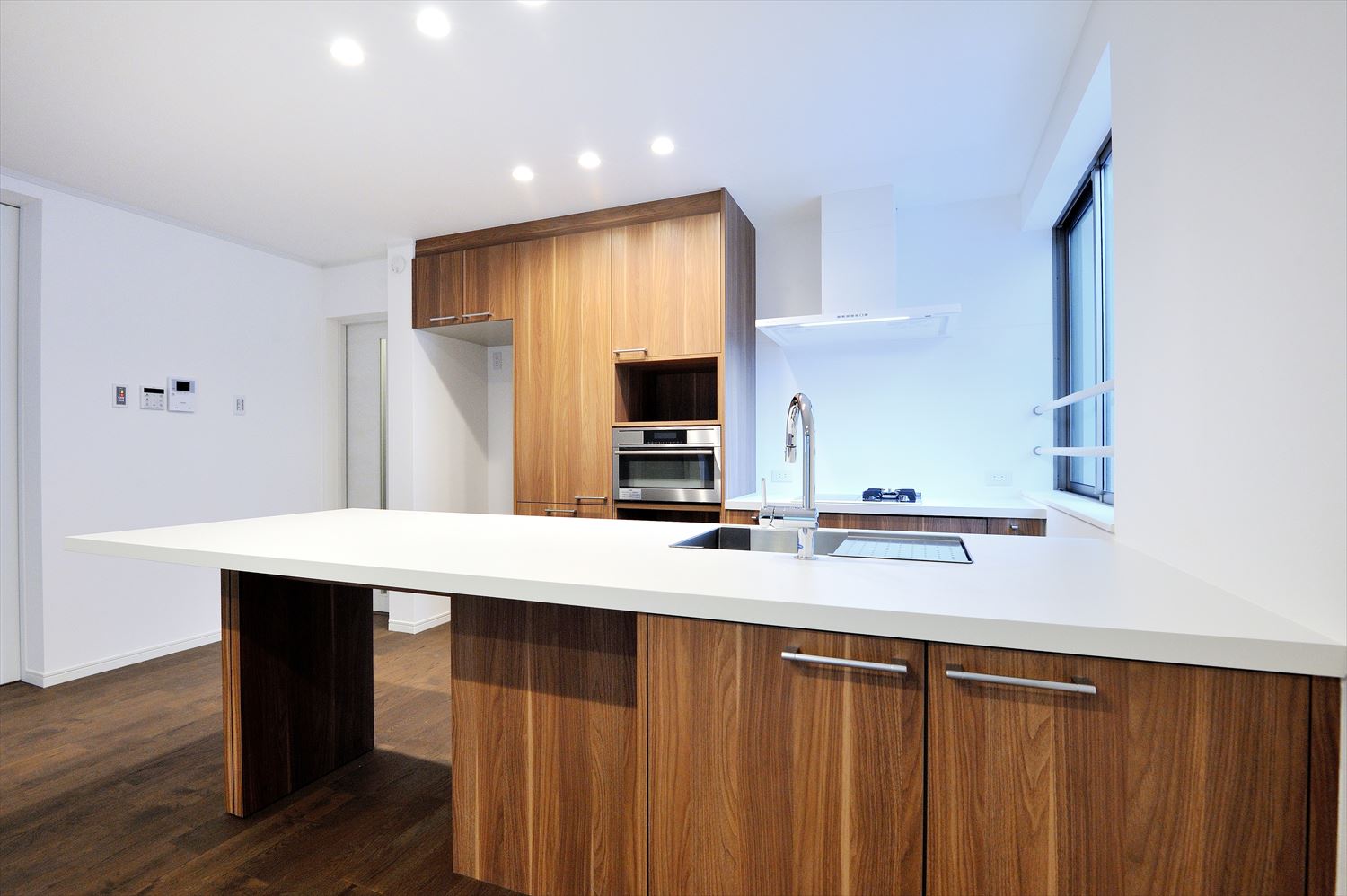 【リノベーション二世帯住宅】敷地34.07坪|延床71.91坪!<br>1階賃貸用店舗・倉庫スペース併用の居住空間が完全に独立した二世帯住宅