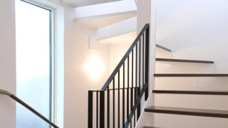 多層階住宅には欠かせない『階段』を明るく開放的にする工夫とは？
