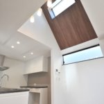 【吹き抜けのある3階建て住宅】敷地17.96坪｜延床25.69坪！<br>最大限に空間を活かしたボリュームのある建物