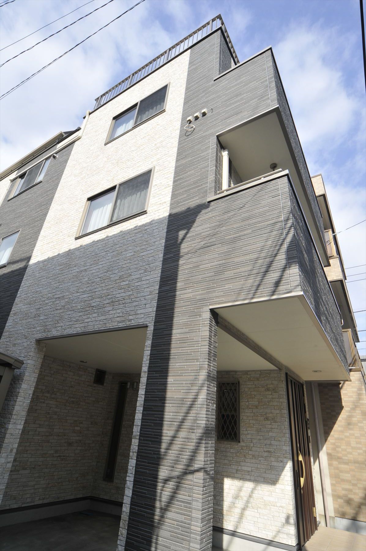 width="1300px