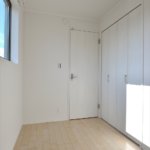 【ＬＤＫの広々空間】敷地17.16坪｜延床27.53坪！<br>オープンな鉄骨階段、吹抜けなど光を多く取り入れた素敵なお住まい