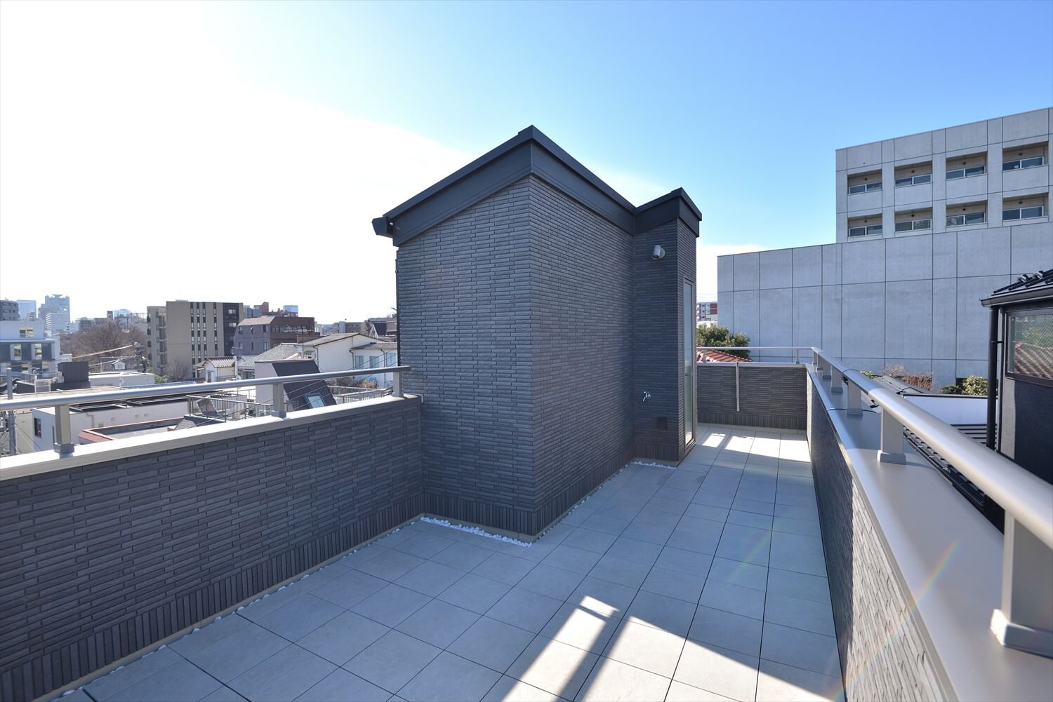 戸建てのルーフバルコニー
