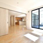【生活感の無い店舗兼住宅】敷地144.76坪｜延床143.86坪！<br>外観上目を引くかたちを徹底的にこだわりました