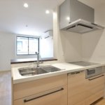 【木造４階建て】敷地10.12坪｜延床27.75坪！<br>限られた敷地に地下と屋上4階の6層住宅
