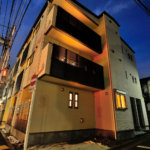 【デザイナーズレジデンス】敷地46坪｜延床93.2坪！<br>室内での快適性、こだわりのキッチンや照明プランニングを実現しました