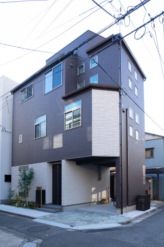 alt=“外壁タイルを使った新築戸建て特集”