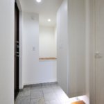 【デザイナーズレジデンス】敷地46坪｜延床93.2坪！<br>室内での快適性、こだわりのキッチンや照明プランニングを実現しました