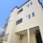 【デザイナーズレジデンス】敷地46坪｜延床93.2坪！<br>室内での快適性、こだわりのキッチンや照明プランニングを実現しました
