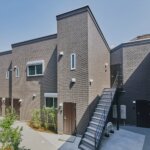 【店舗併用住宅】敷地20.49坪｜延床35.33坪！<br>夜になると素敵な明かりを灯す商店街のお花屋さん