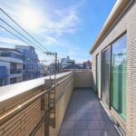 【店舗併用住宅】敷地20.49坪｜延床35.33坪！<br>夜になると素敵な明かりを灯す商店街のお花屋さん