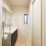 【店舗併用住宅】敷地20.49坪｜延床35.33坪！<br>夜になると素敵な明かりを灯す商店街のお花屋さん