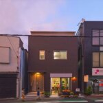 【店舗併用住宅】敷地20.49坪｜延床35.33坪！<br>夜になると素敵な明かりを灯す商店街のお花屋さん