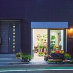 【店舗併用住宅】敷地20.49坪｜延床35.33坪！<br>夜になると素敵な明かりを灯す商店街のお花屋さん
