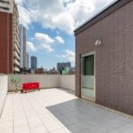 【屋上つき木造４階建て】敷地29.03坪｜延床72.63坪！<br>東京の地下鉄出口直上に建つ10cmも無駄にしない家