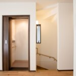 【ホームエレベーターのある暮らし】敷地22.79坪｜延床32.83坪！<br>重たい荷物もバルコニーへ簡単に運べます