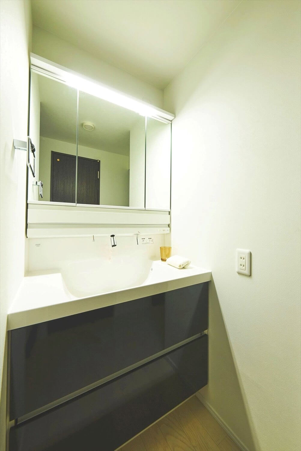 【10㎝も無駄にしない狭小住宅】敷地20.32坪｜延床37.88坪！<br>斜めの壁があるデッドスペースも、居住空間に
