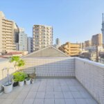 【分離型住宅】敷地21.19坪｜延床42.15坪！<br>祖父母と暮らす屋上つき３階建て