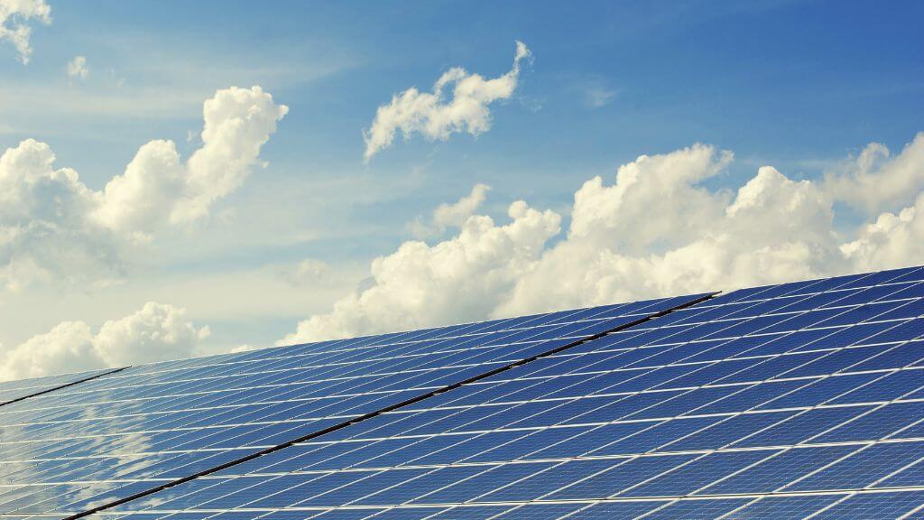 太陽光発電システムを導入することで得られる様々なメリット