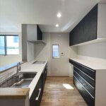 【木造3階建てZEH住宅】敷地20.09坪｜延床35.70坪<br>アトリエ＋住居の東京ゼロエミ住宅水準のZEH（太陽光＋蓄電池）住宅