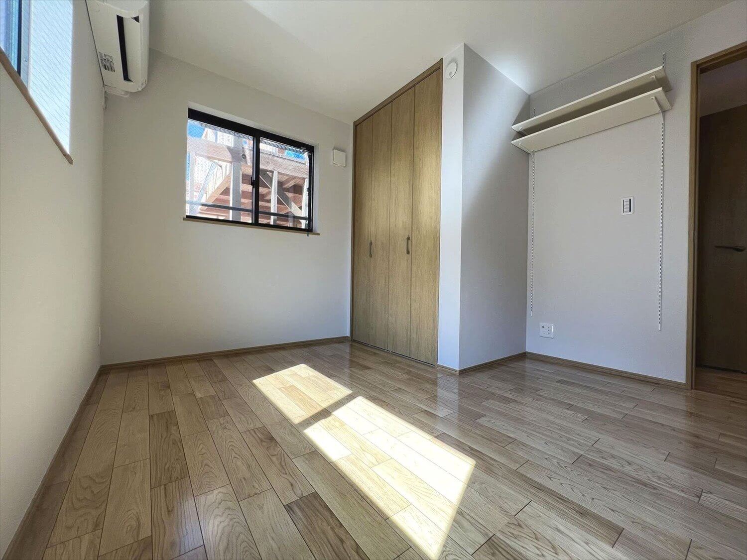 【木造3階建てZEH住宅】敷地20.09坪｜延床35.70坪<br>アトリエ＋住居の東京ゼロエミ住宅水準のZEH（太陽光＋蓄電池）住宅