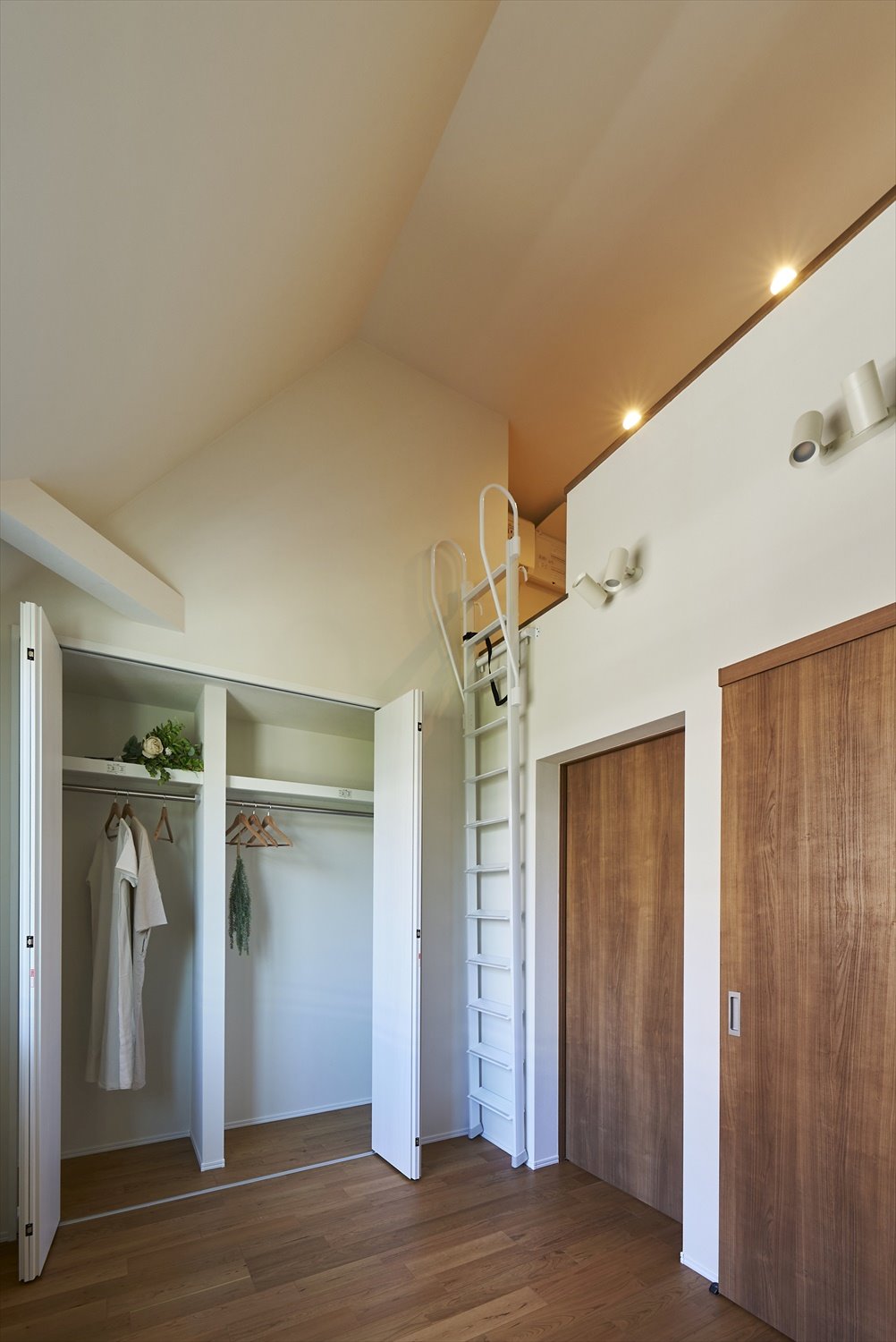 【木造耐火3階建て二世帯住宅】敷地12.17坪｜延床27.74坪<br>ロフト＋ルーフバルコニー付きの高さを最大限活かしたお家