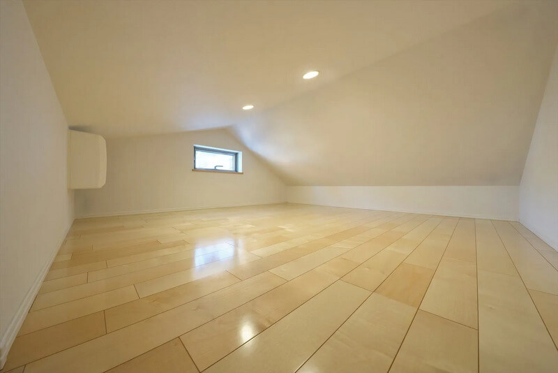 狭小住宅のおしゃれな間取りアイデア:『ロフト』小屋裏を有効活用して収納・書斎に