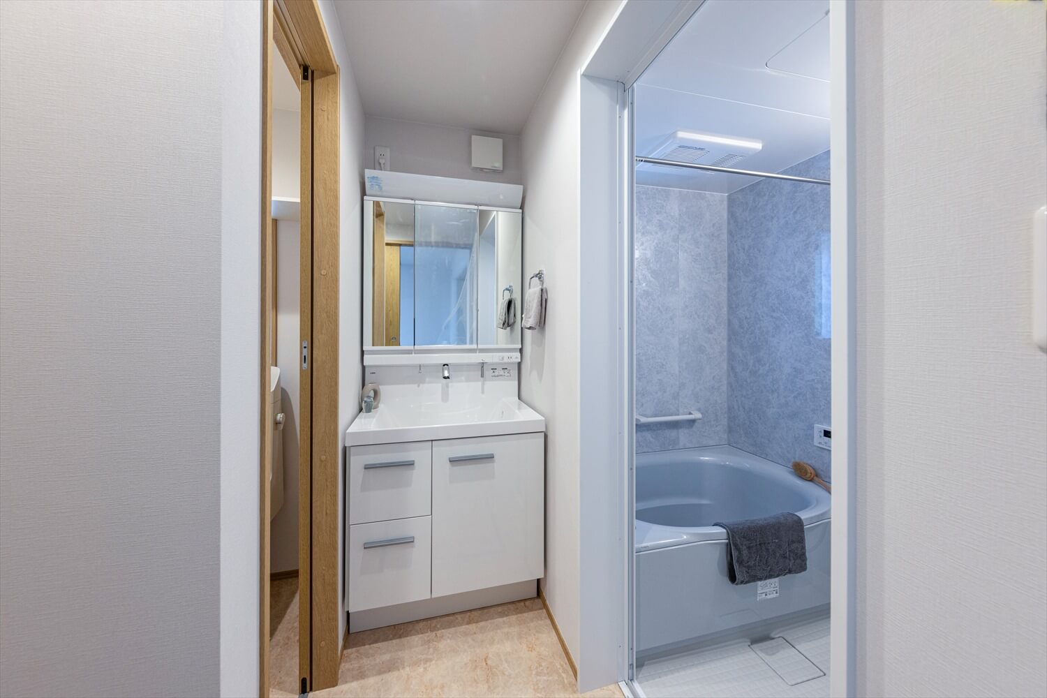 【木造２階建て完全分離二世帯住宅】敷地40坪｜延床26.3坪<br>ワンフロア一部屋 ロフト付き木造２階建て