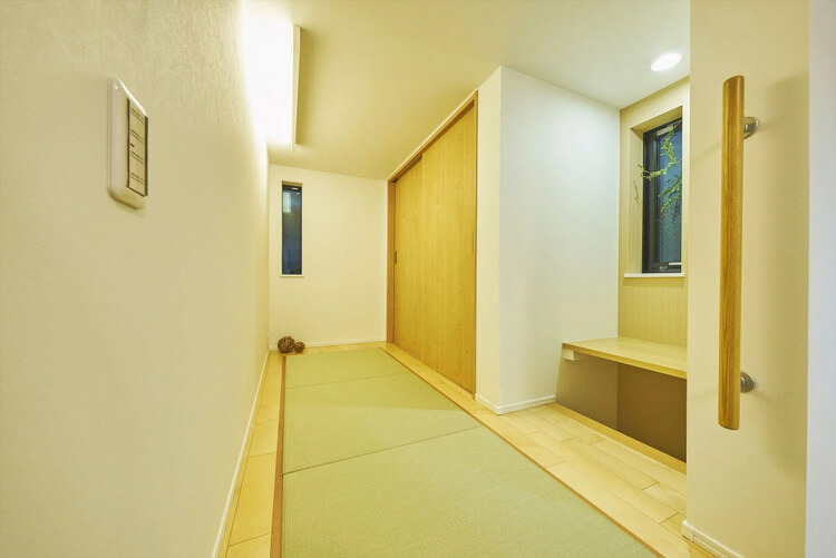 畳の下も収納として利用した住宅の内装（東京都世田谷区・20.32坪）