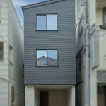 【木造3階建て狭小住宅】敷地12.8坪｜延床26.3坪<br>約13坪の台形・狭小地に建つ神収納のお家