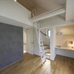 【木造3階建て狭小住宅】敷地12.8坪｜延床26.3坪<br>約13坪の台形・狭小地に建つ神収納のお家