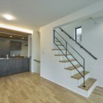 【木造3階建て狭小住宅】敷地12.8坪｜延床26.3坪<br>約13坪の台形・狭小地に建つ神収納のお家