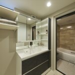 【木造3階建て狭小住宅】敷地12.8坪｜延床26.3坪<br>約13坪の台形・狭小地に建つ神収納のお家