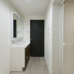 【ビルドインガレージのある木造3階建て住宅】敷地17.9坪｜延床34坪<br>狭小地に建つ家族それぞれに個室のあるお家