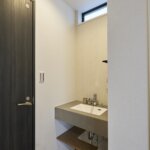 【ビルドインガレージのある木造3階建て住宅】敷地17.9坪｜延床34坪<br>狭小地に建つ家族それぞれに個室のあるお家