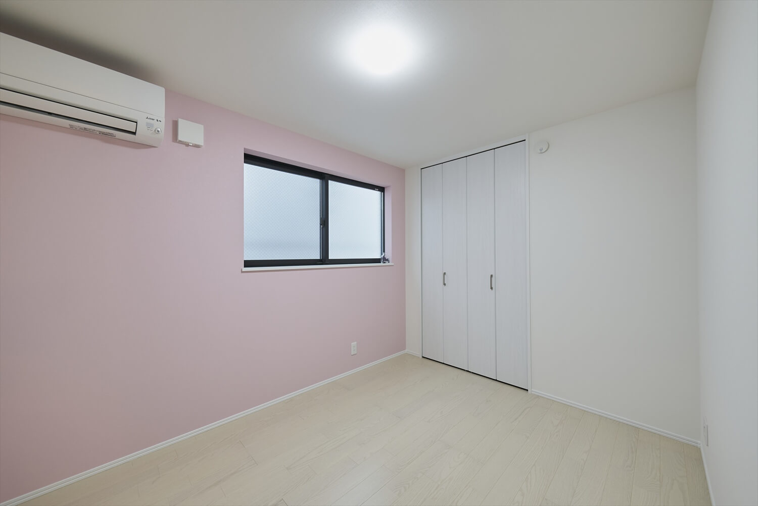 【ビルドインガレージのある木造3階建て住宅】敷地17.9坪｜延床34坪<br>狭小地に建つ家族それぞれに個室のあるお家