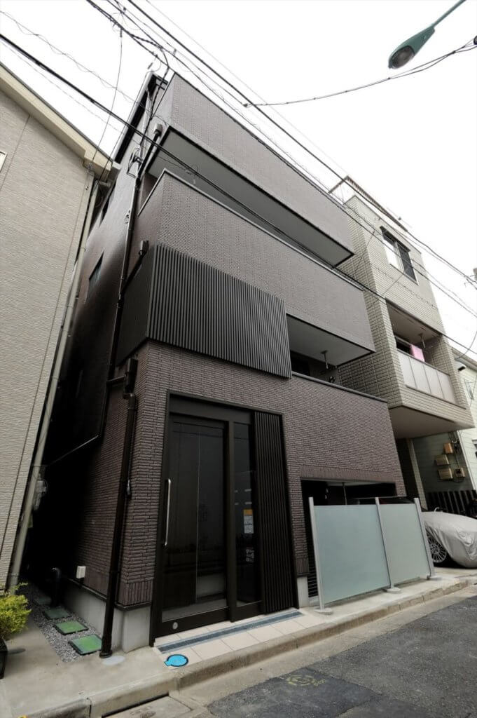 【中央区】半地下活用で敷地を最大限利用した賃貸住宅の事例