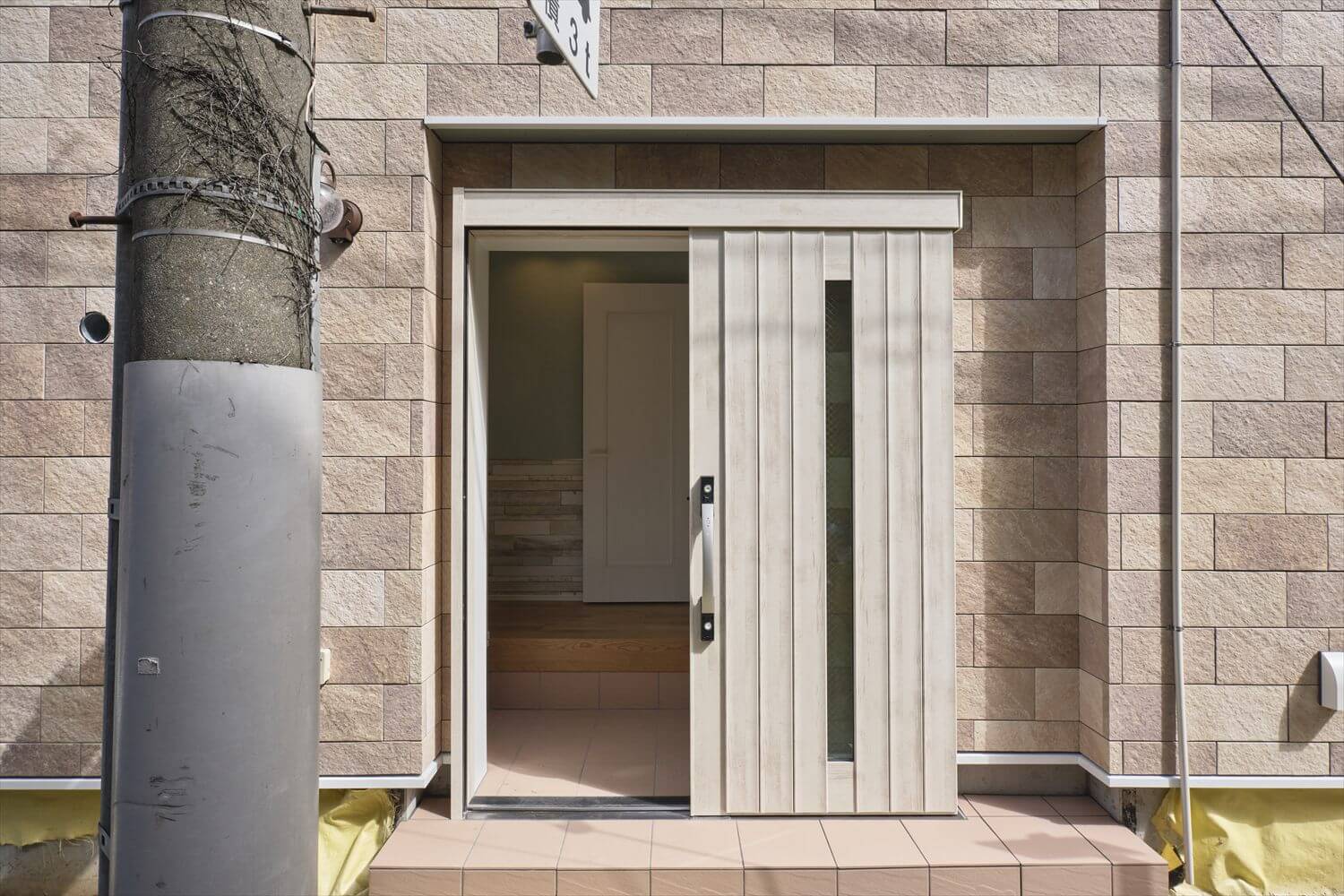 【耐火木造3階建て住宅】敷地11.3坪｜延床25.88坪<br>西海岸をイメージした工夫あふれる狭小地のお家