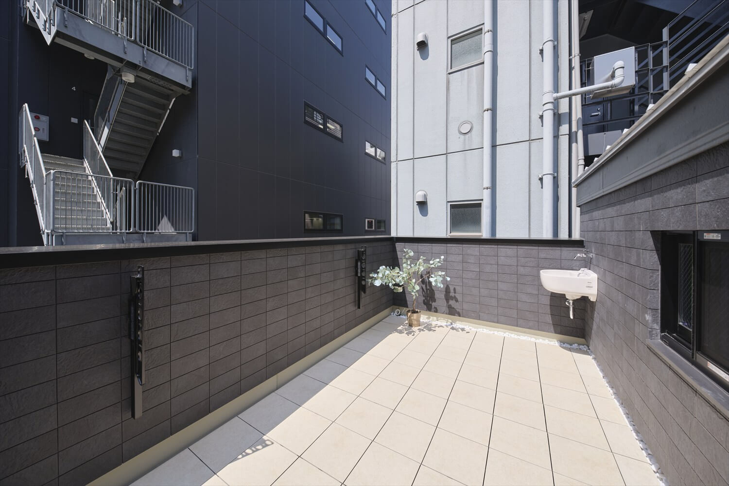 【約11坪|狭小地】屋根裏収納で3階プラスワンスペースのあるお家<br/>敷地11.57坪|延床22.89坪|耐火木造