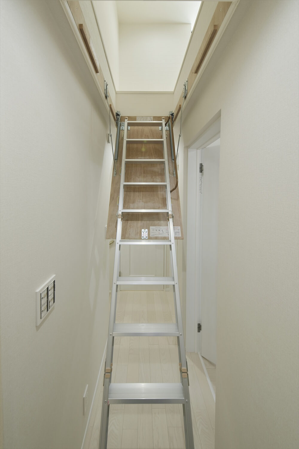 【約11坪|狭小地】屋根裏収納で3階プラスワンスペースのあるお家<br/>敷地11.57坪|延床22.89坪|耐火木造
