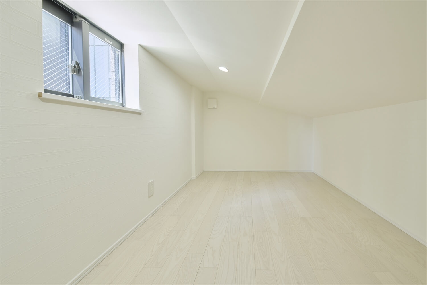 【約11坪|狭小地】屋根裏収納で3階プラスワンスペースのあるお家<br/>敷地11.57坪|延床22.89坪|耐火木造