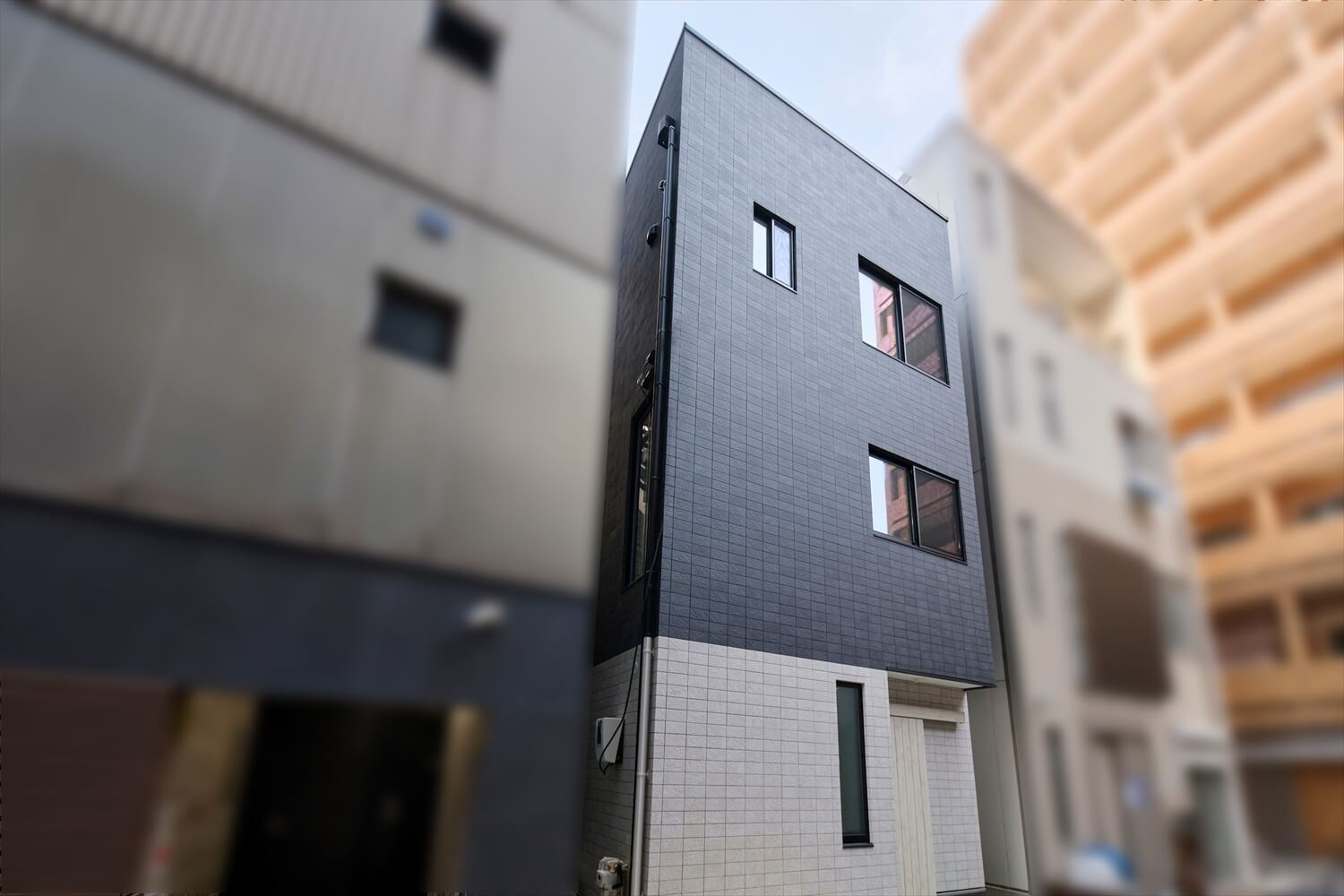 【約11坪|狭小地】屋根裏収納で3階プラスワンスペースのあるお家<br/>敷地11.57坪|延床22.89坪|耐火木造