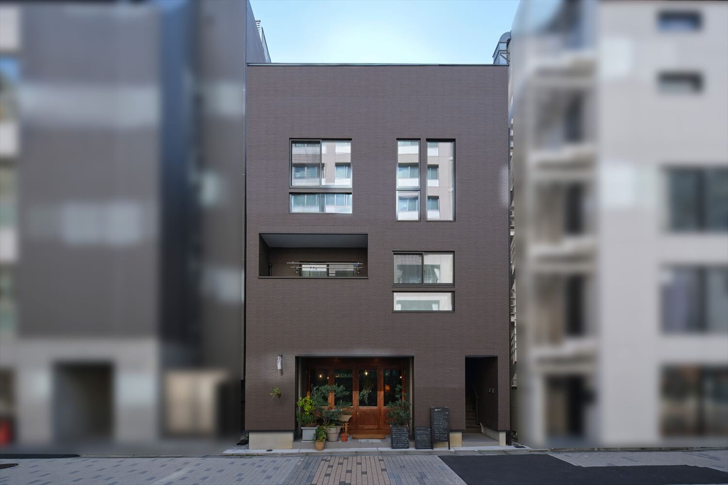 【店舗併用住宅】木造3階建て二世帯住宅のお家<br/>敷地28.18坪｜延床62.43坪｜耐火木造