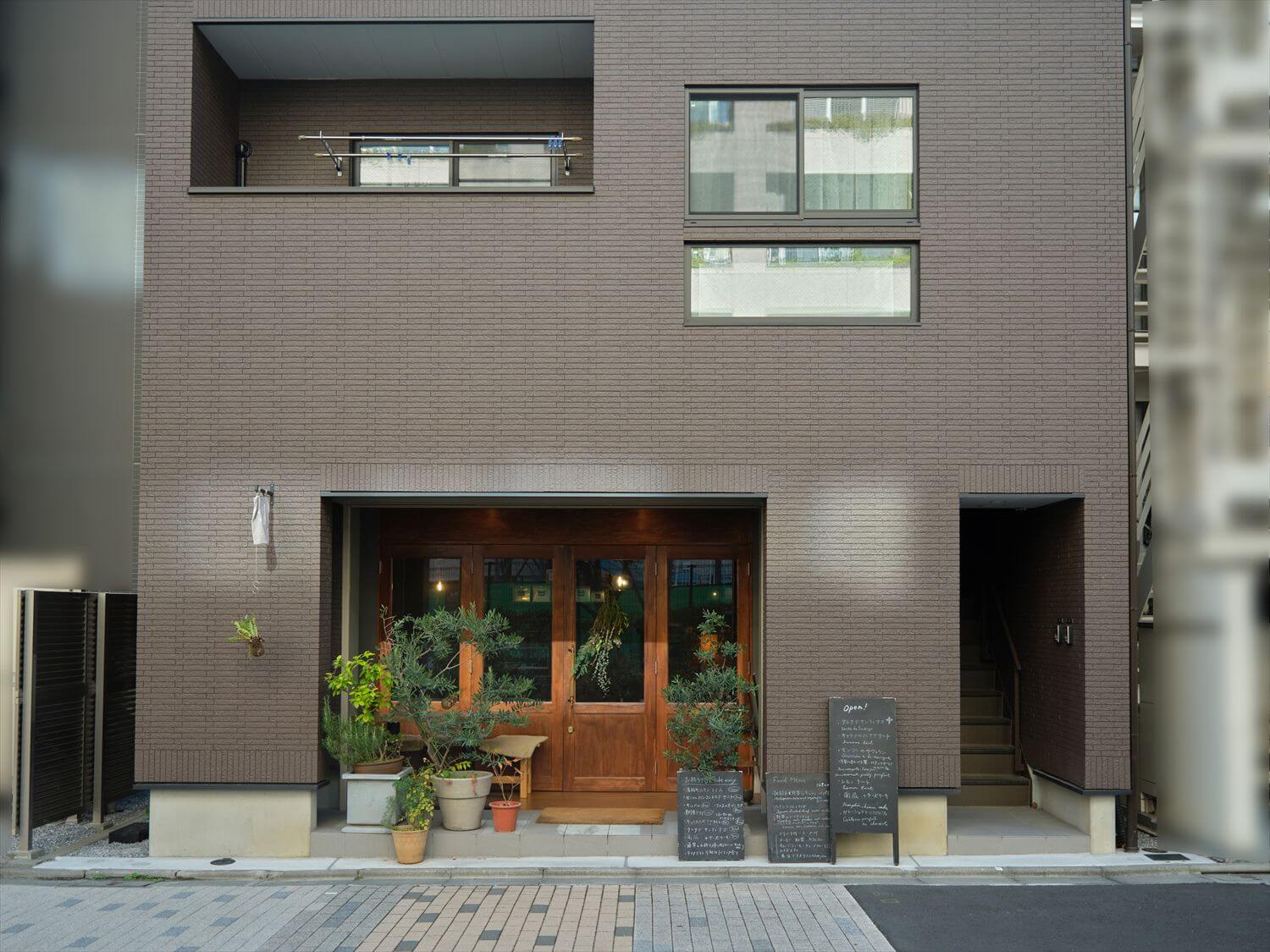 【店舗併用住宅】木造3階建て二世帯住宅のお家<br/>敷地28.18坪｜延床62.43坪｜耐火木造