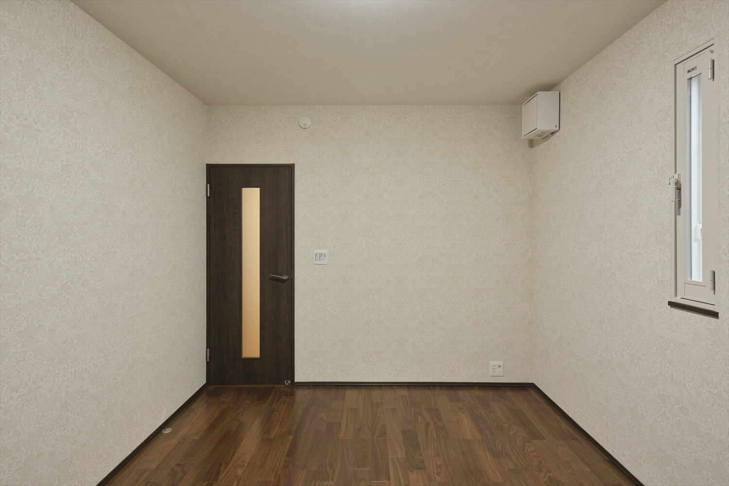 【木造3階建て】吹き抜け階段が主役の縦に広がる開放感あるお家<br/>敷地21.80坪｜延床41.73坪
