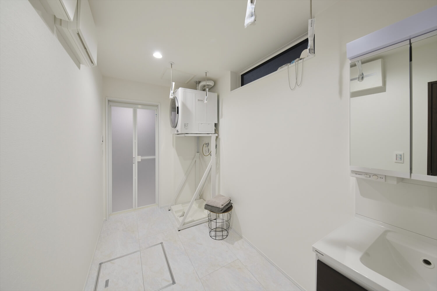 【木造3階建て】吹き抜け階段が主役の縦に広がる開放感あるお家<br/>敷地21.80坪｜延床41.73坪
