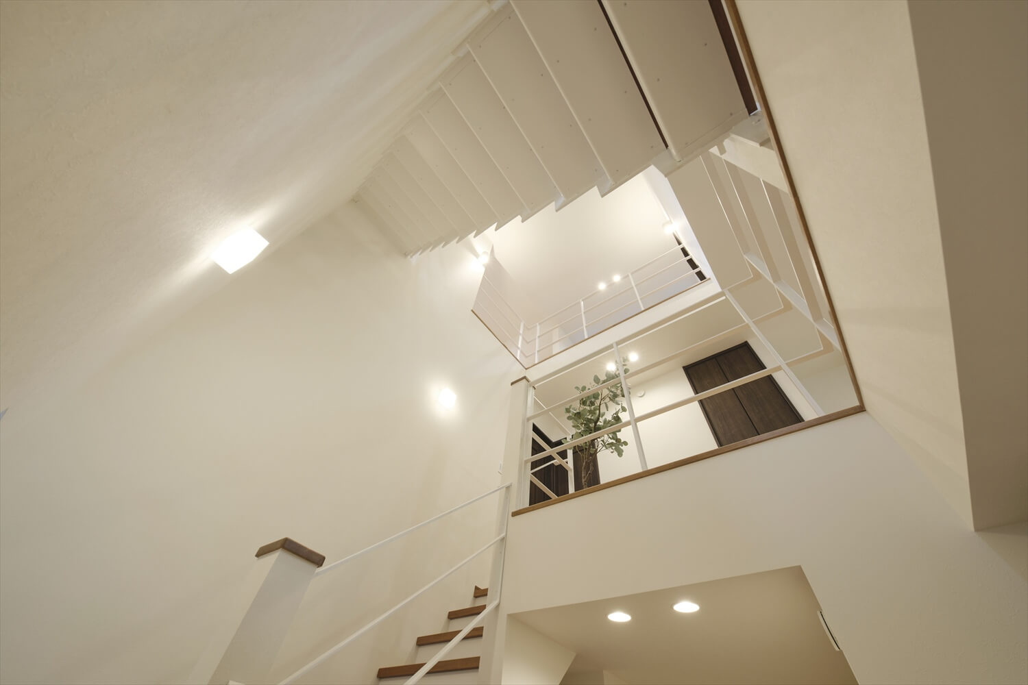 【木造3階建て】吹き抜け階段が主役の縦に広がる開放感あるお家<br/>敷地21.80坪｜延床41.73坪
