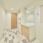 【木造3階建て】高低差のある変形地を最大活用した店舗併用住宅<br/>敷地41.65坪｜延床55.95坪